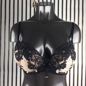 Victoria’s Secret Bombshell Plunge Black Lace Bra